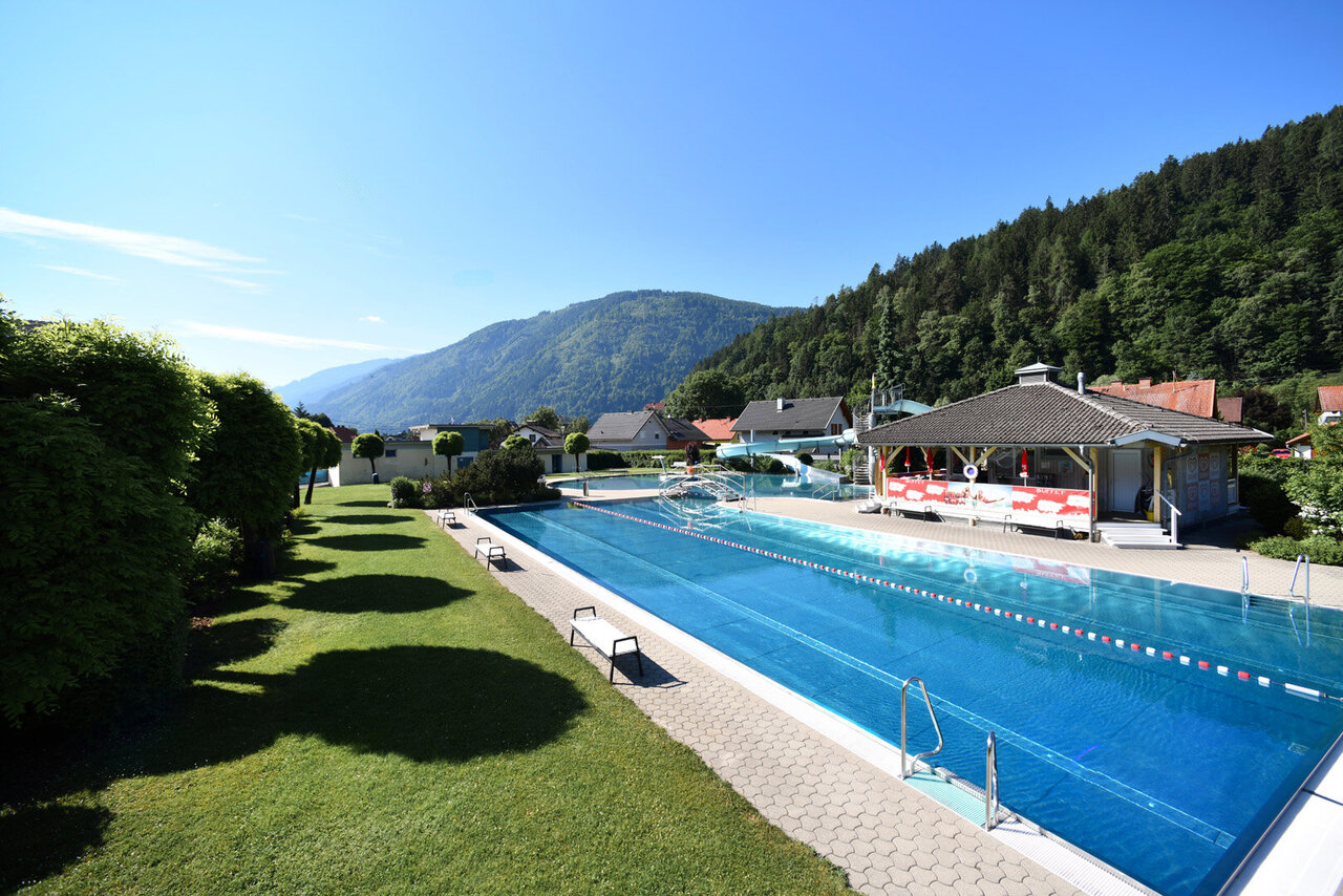 Erlebnisbad Möllbrücke Sportbecken und Buffet